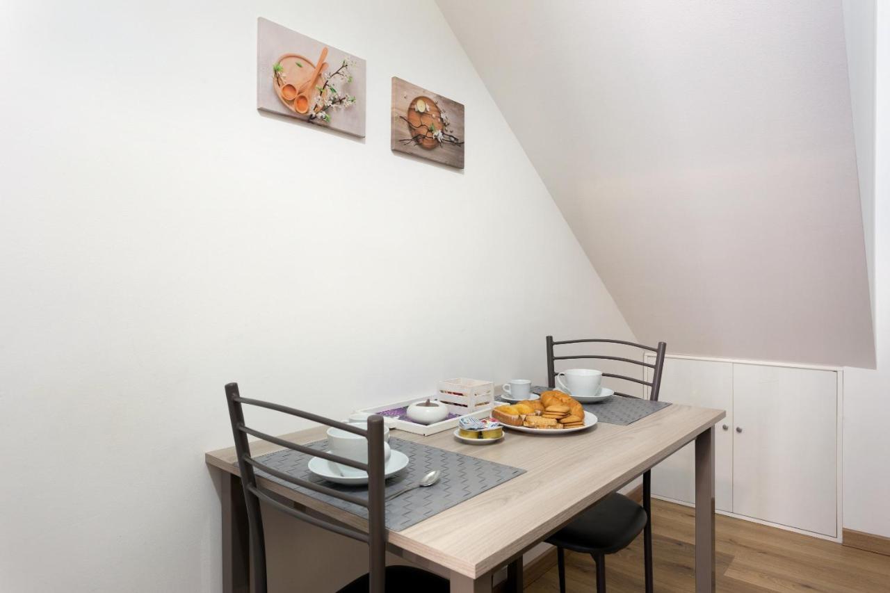 Centre Apartment Grotte Bianche 卡塔尼亚 外观 照片